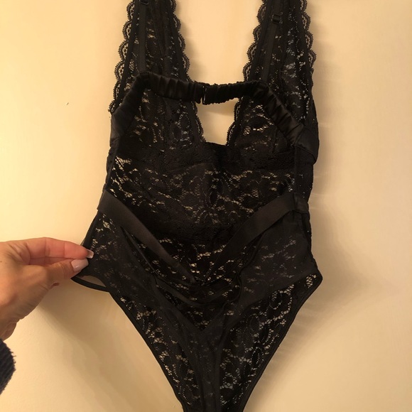 Victoria Secret Lingerie - Picture 2 of 5